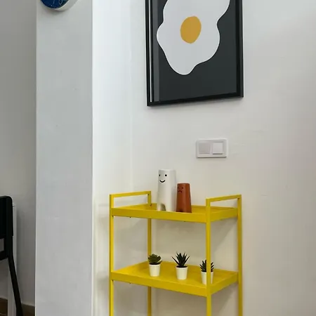 The Yellow Daire